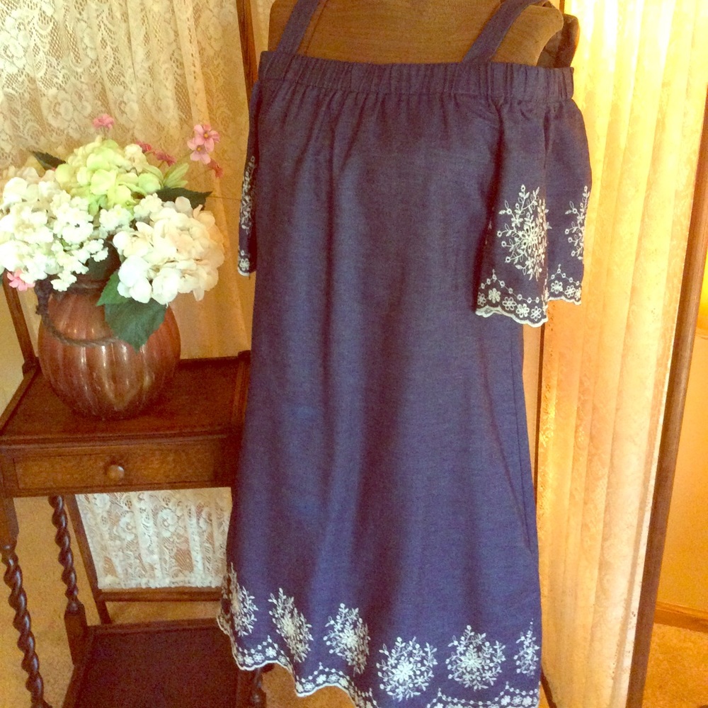 SANDRA DARREN Dress off the shoulder